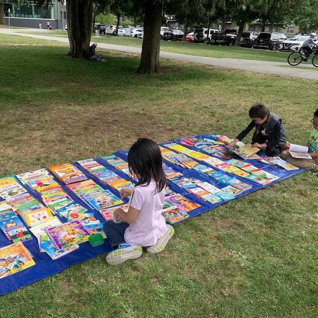 Books Go Around